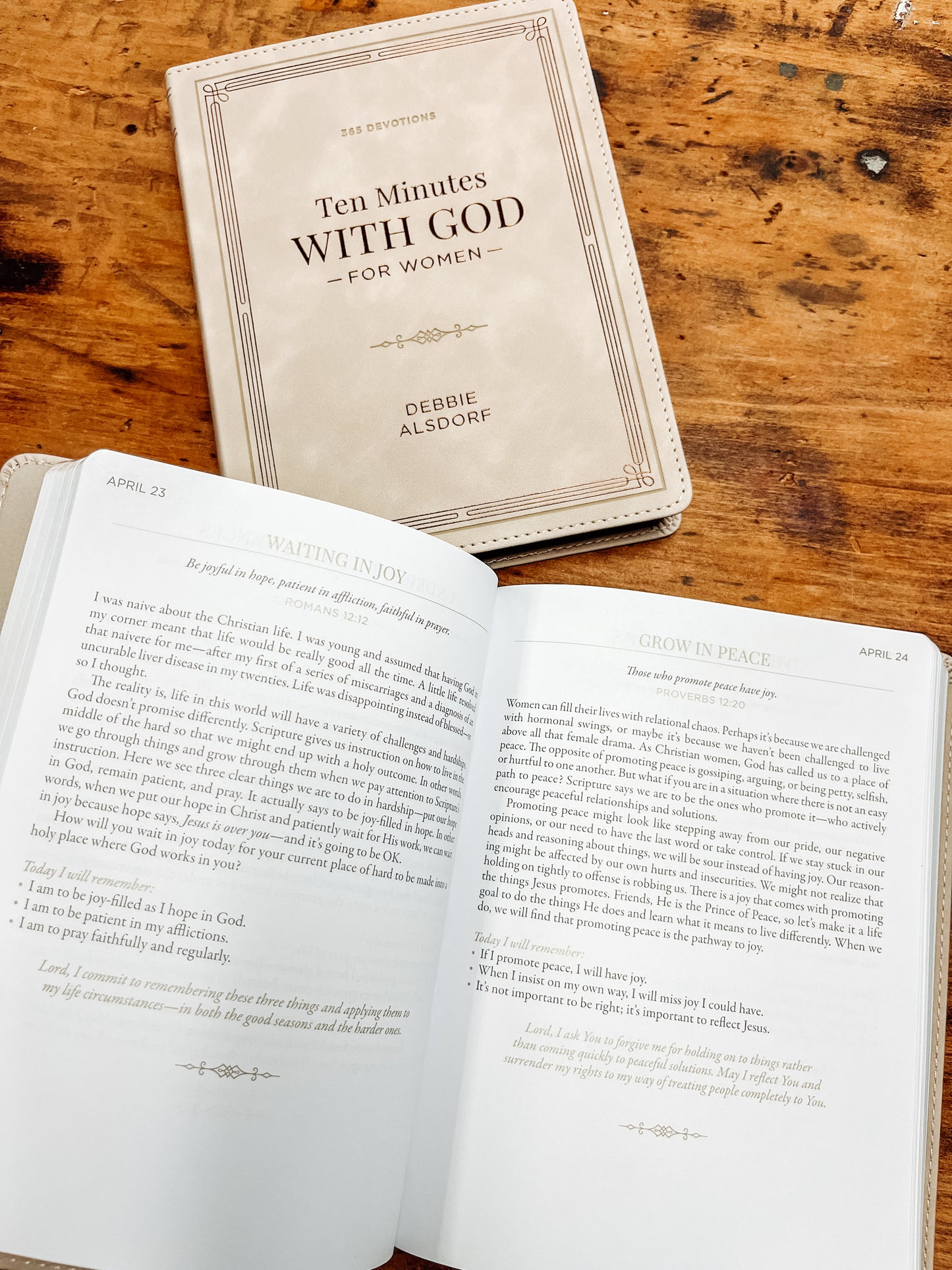 10 Minutes With God For Women Devotional
