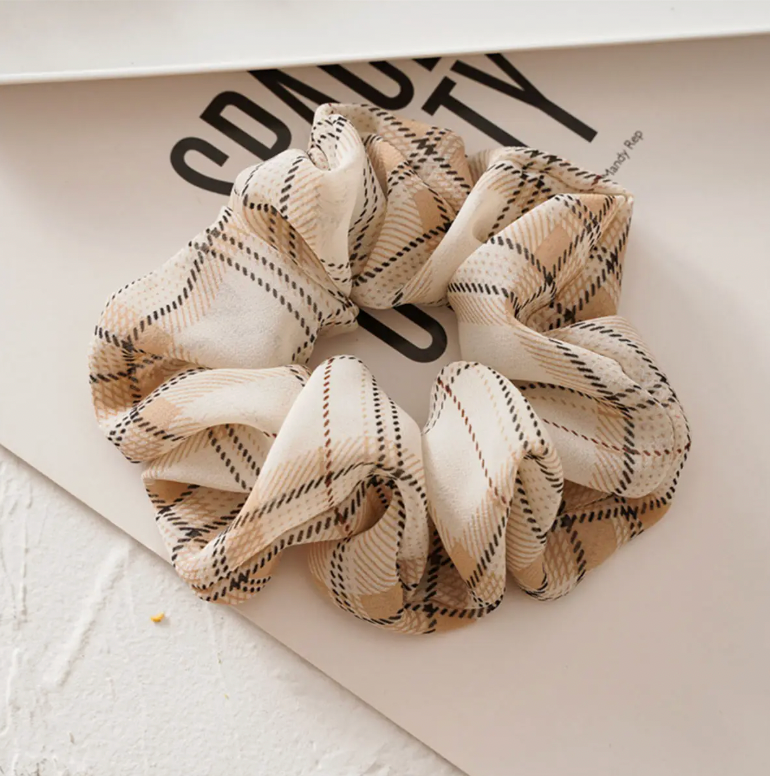 Festive Scrunchie (2 Colors)