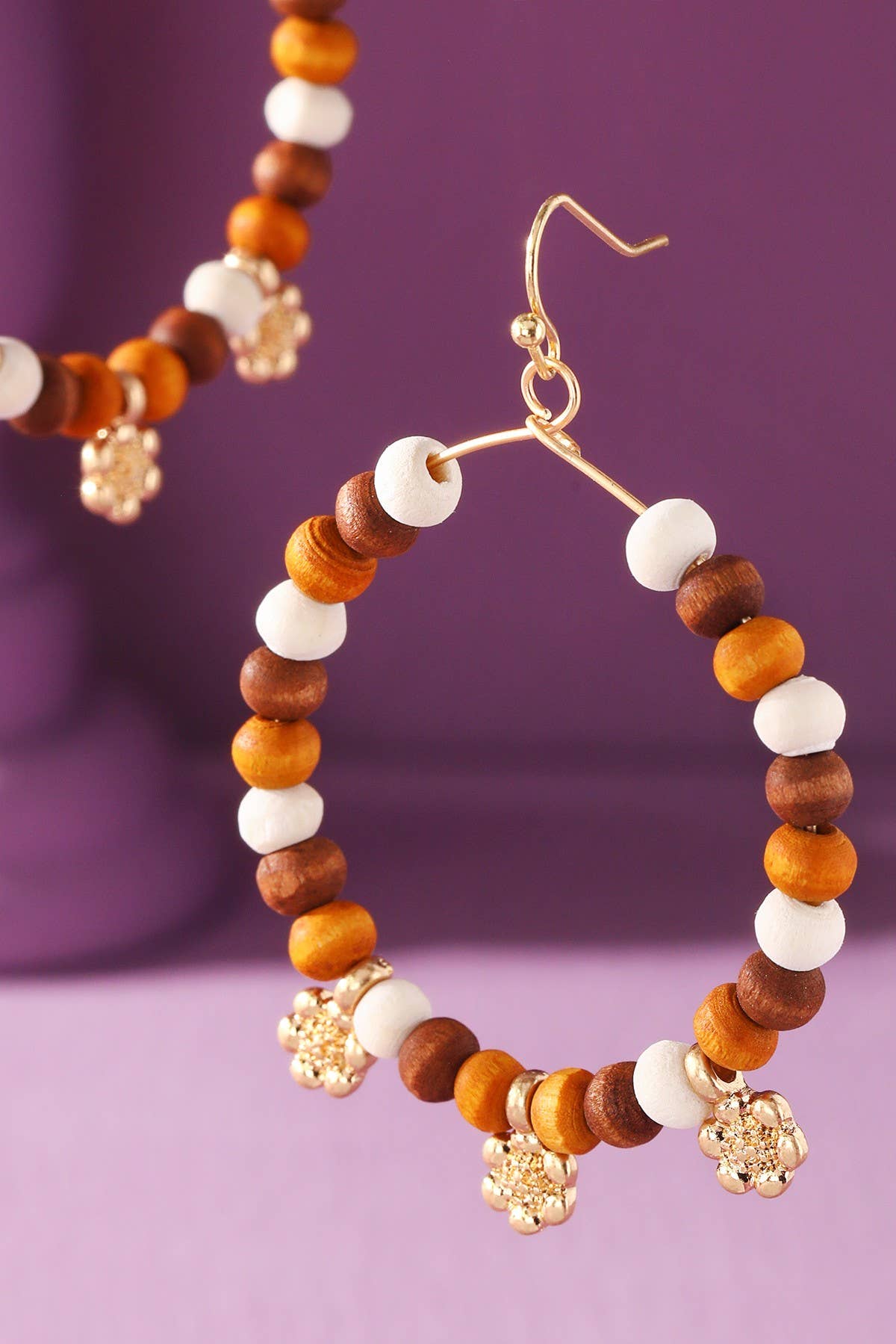 Wood Bead Hoop Earring: BROWN MULTI-MU1