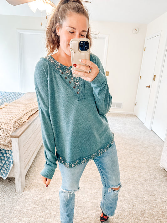 Botanic Blend Henley Top (S-3X)