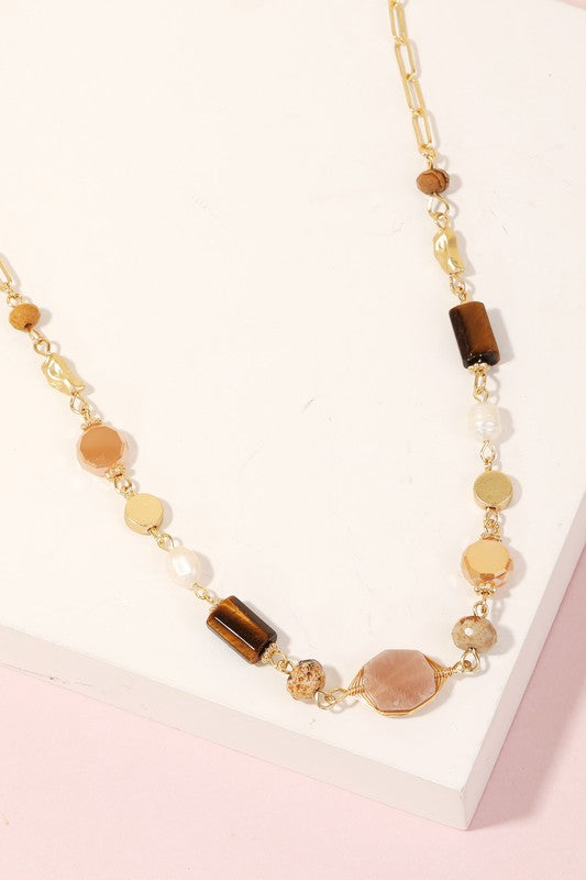 Pearly & Stone Necklace