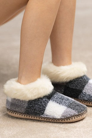 Furry Buffalo Check Slipper