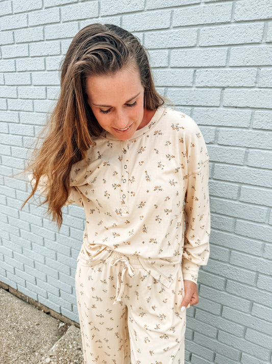 The Lazy Daisy Lounge Top