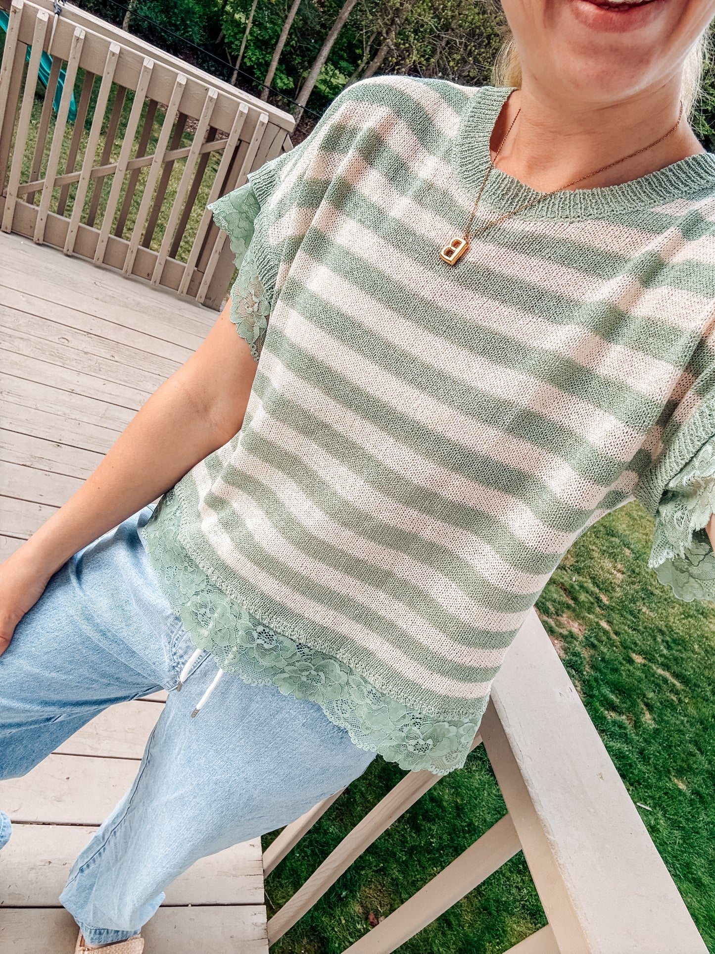 Meet the Saige Contrast Lace Top (S-XL)