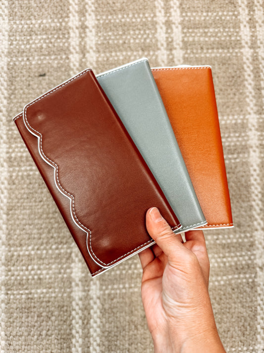 Sarah Scalloped Wallet (Several Colors)