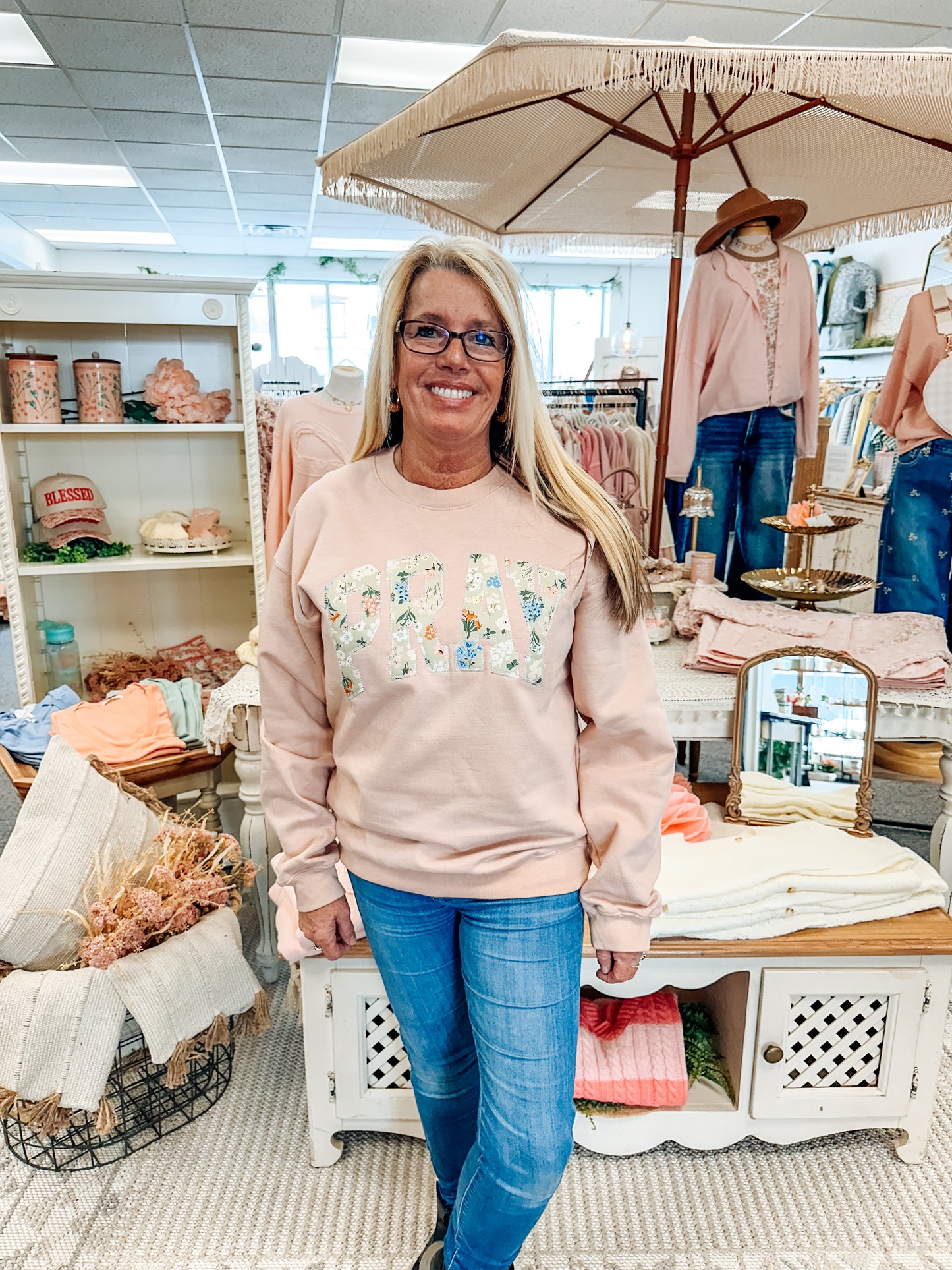 Pray Embroidered Crew-Pink (S-3X)