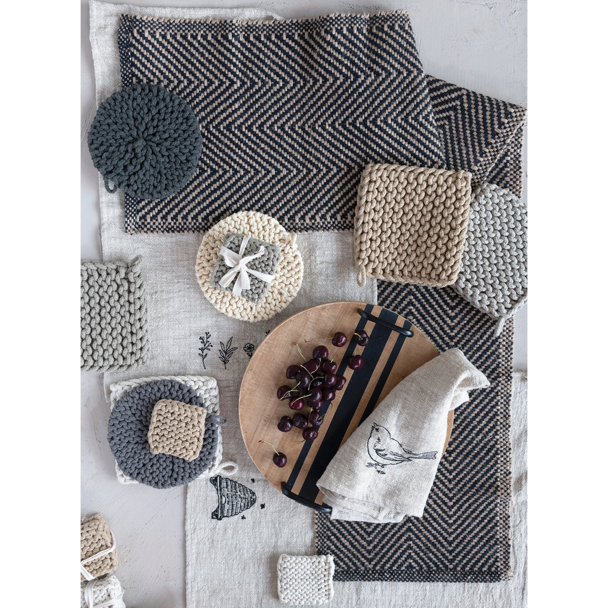 8" Round Pot Holder (3 Colors)